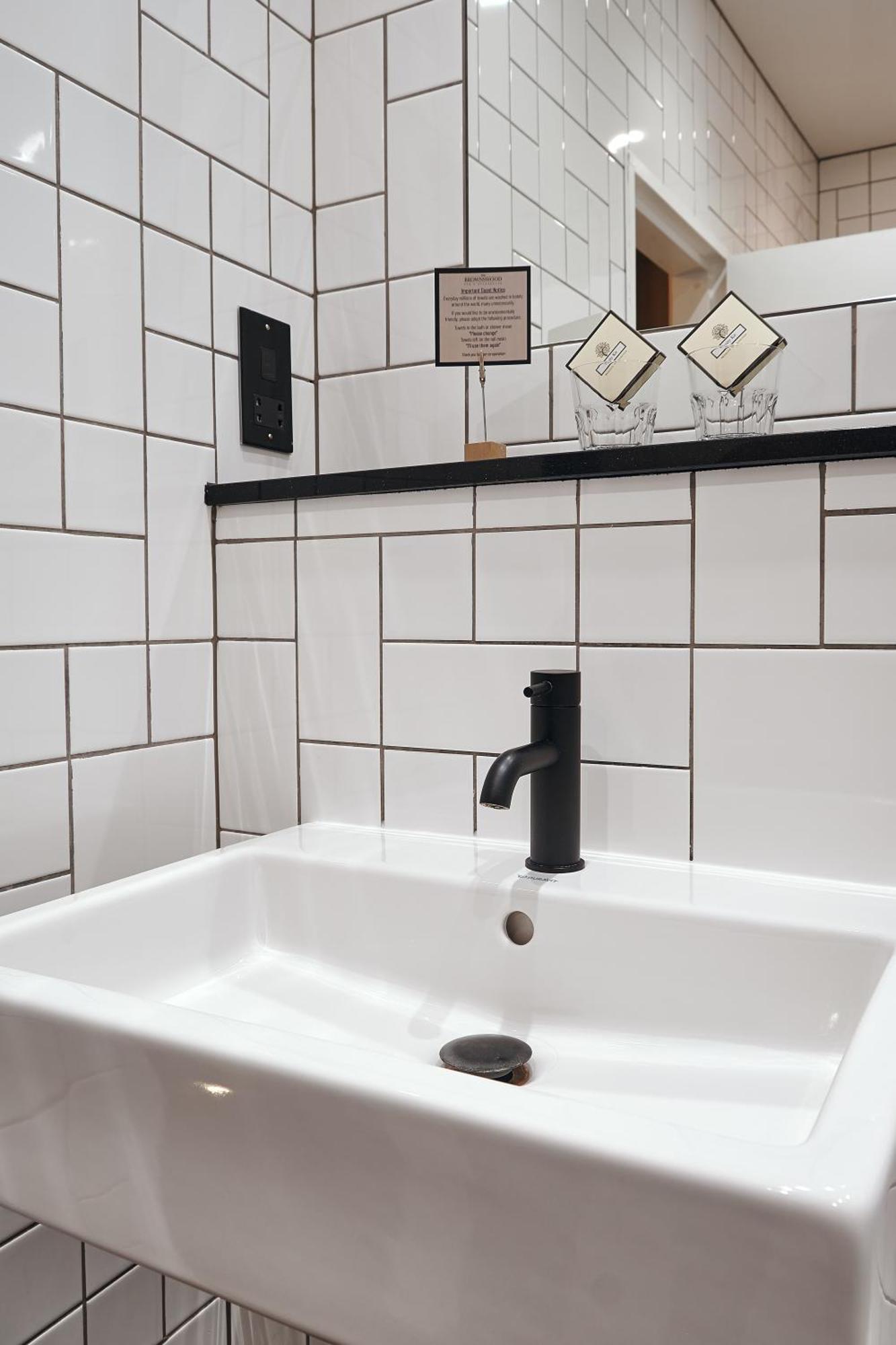 The Brownswood Hotel London Bagian luar foto